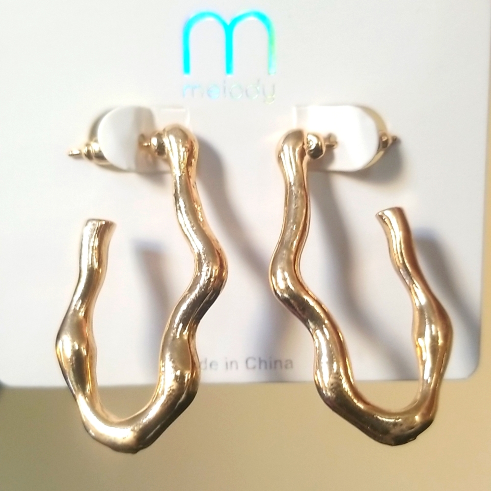 3 for $15 Gold Wave Hoop Earrings - Picture 4 of 5